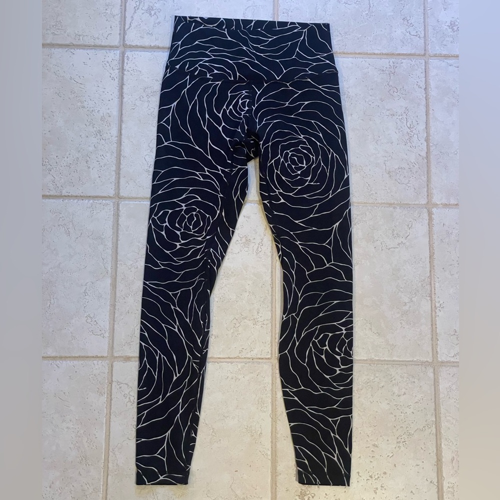 lululemon Wunder Under HR Tight *Luxtreme in Radiate Rose Alpine Black White